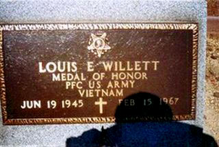 Louis E Willett
