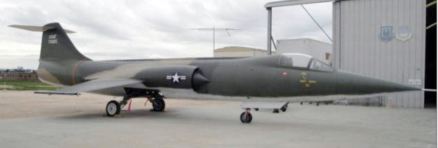 Restored F-104 as 'Smoke II' 