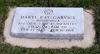 Deryl R Garvick